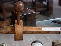 Glazen kast 1_schietloden, kruishout e.a. - afbeelding 7 van  9