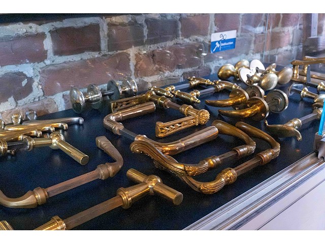 Glazen kast 2_deurbeslag - afbeelding 4 van  5