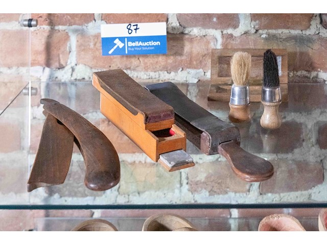 Glazen kast 2_scheergerief - afbeelding 1 van  1