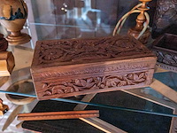 Glazen kast 3_ houten doosjes en vaasjes - afbeelding 7 van  8