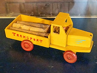 Glazen kast 3_2 houten auto's - afbeelding 4 van  4