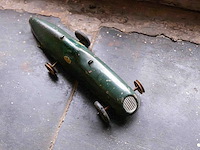 Glazen kast 3_3 houten auto's en 1 kleine aluminium - afbeelding 5 van  7