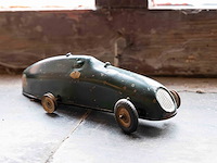 Glazen kast 3_3 houten auto's en 1 kleine aluminium - afbeelding 6 van  7