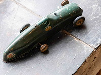 Glazen kast 3_3 houten auto's en 1 kleine aluminium - afbeelding 7 van  7