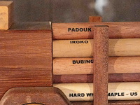 Glazen kast 3_3 houten auto's - afbeelding 4 van  7