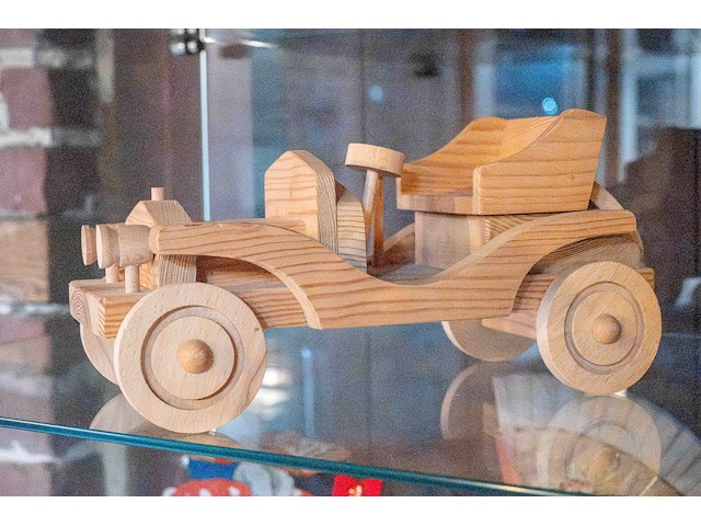 Glazen kast 3_3 houten auto's - afbeelding 6 van  7