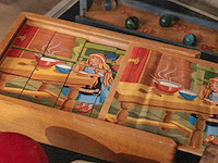 Glazen kast 3_houten speelgoed - afbeelding 3 van  6