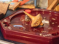 Glazen kast 3_houten speelgoed - afbeelding 4 van  6