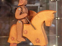 Glazen kast 3_houten speelgoed - afbeelding 4 van  6