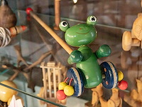 Glazen kast 3_houten speelgoed - afbeelding 5 van  6