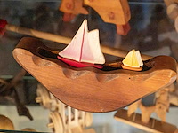 Glazen kast 3_houten speelgoed - afbeelding 6 van  6