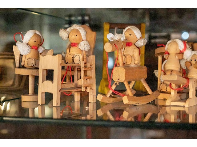 Glazen kast 3_kerst- en andere miniaturen - afbeelding 4 van  10