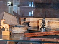 Glazen kast 3_schoolgerief - afbeelding 2 van  5