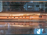 Glazen kast 3_speelgoed en muziek - afbeelding 4 van  5