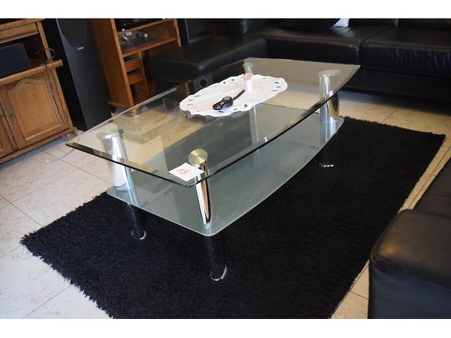 Glazen salontafel met tapijt - afbeelding 1 van  3