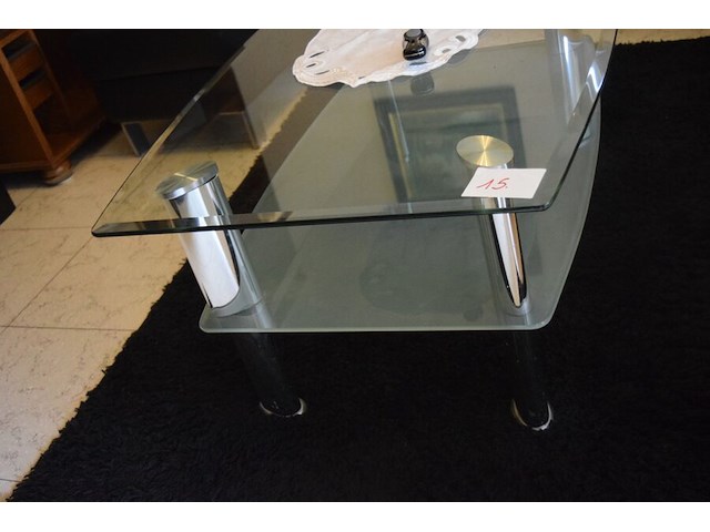 Glazen salontafel met tapijt - afbeelding 2 van  3