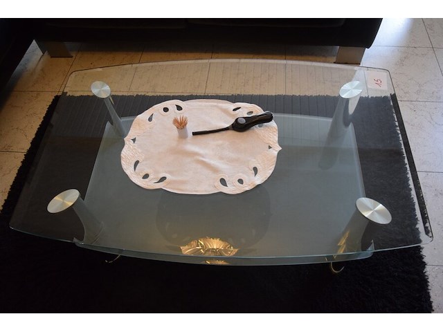 Glazen salontafel met tapijt - afbeelding 3 van  3