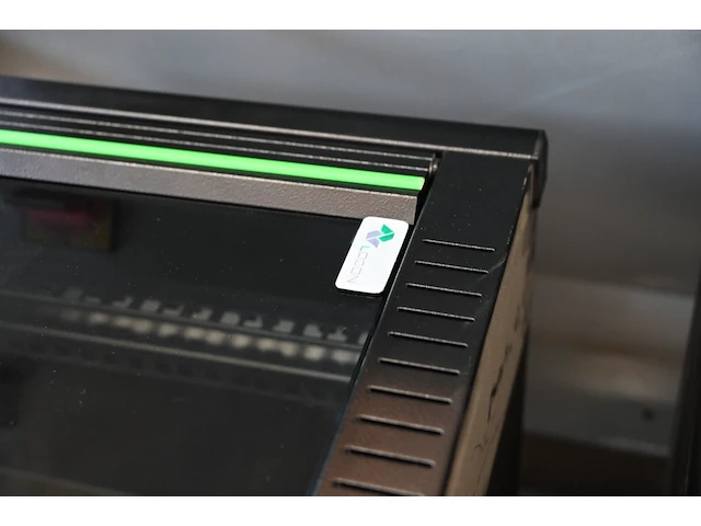 Glazen serverkastje met sleutel - afbeelding 2 van  3