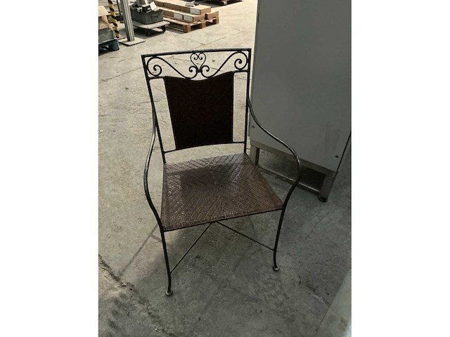 Glazen tafel met 6 stoelen - afbeelding 5 van  9