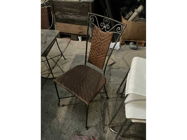 Glazen tafel met 6 stoelen - afbeelding 6 van  9