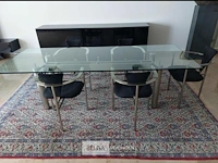 Glazen tafel met inox onderstel