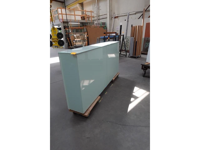 Glazen toogmeubel - afbeelding 1 van  6