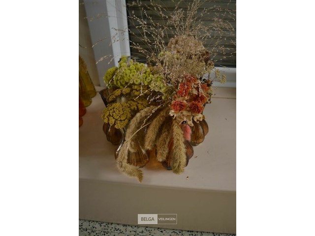 Glazen vazen met decoratie - afbeelding 2 van  6