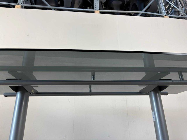 Glazen vergadertafel - conference table - afbeelding 5 van  6