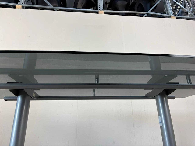 Glazen vergadertafel - conference table - afbeelding 6 van  8