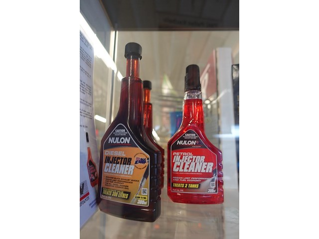 Glazen vitrinekast met inhoud - afbeelding 2 van  7