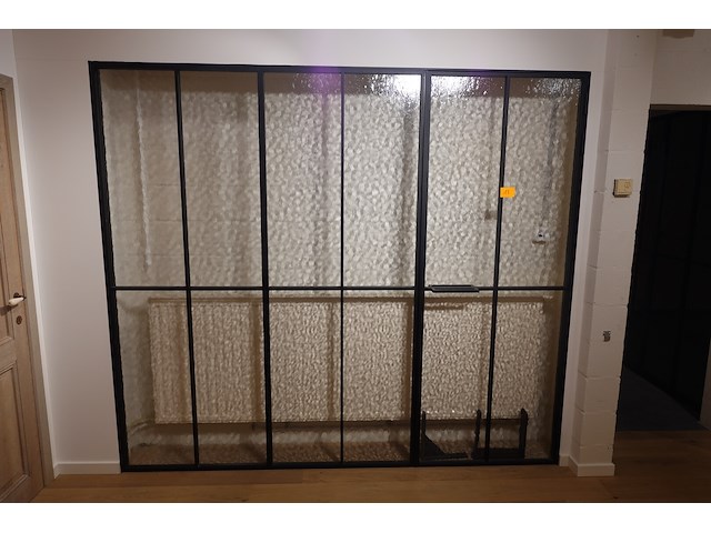 Glazen wand met deur - afbeelding 1 van  3