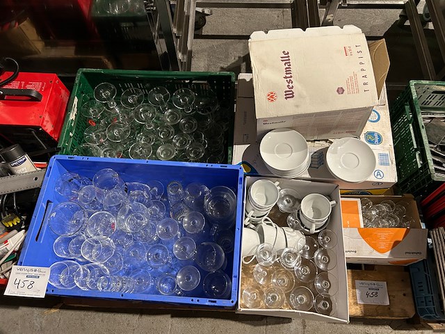 Glazen/kopjes - afbeelding 1 van  3