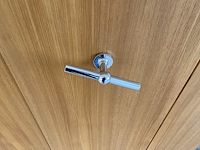 Glazen/massieve houten deur met speciale kruk - afbeelding 2 van  2