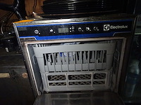 Glazenspoelmachine electrolux + ijsblokmachine brema - afbeelding 2 van  5