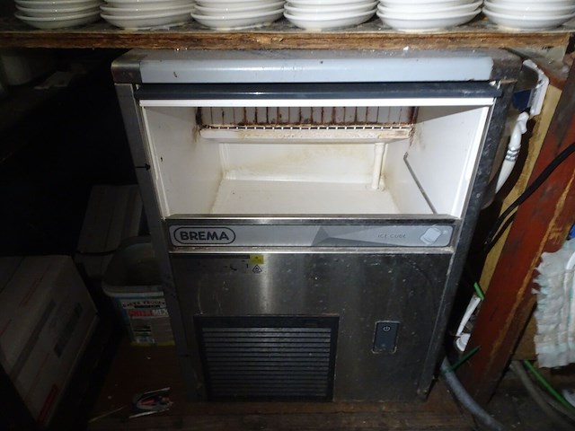 Glazenspoelmachine electrolux + ijsblokmachine brema - afbeelding 5 van  5