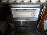 Glazenspoelmachine electrolux + ijsblokmachine brema - afbeelding 5 van  5