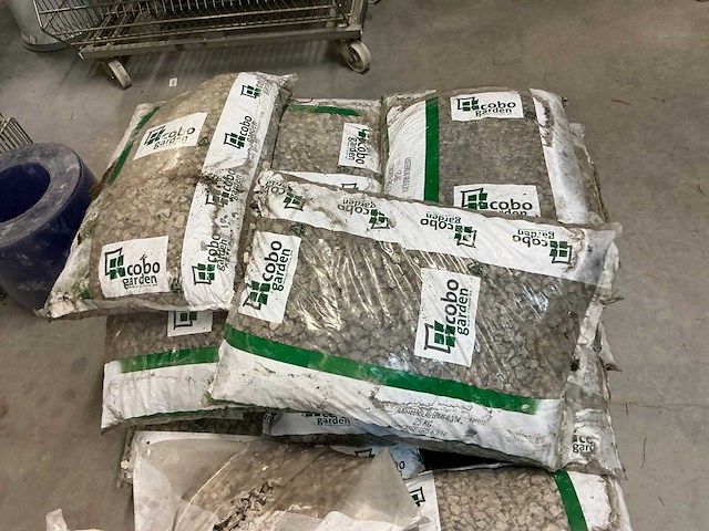 Gletsjer white/kalksteen grijs 20kg kiezelsteen 1,3m3 - afbeelding 6 van  6