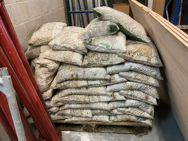 Gletsjer white/kalksteen grijs 20kg kiezelsteen 1,3m3 - afbeelding 1 van  6
