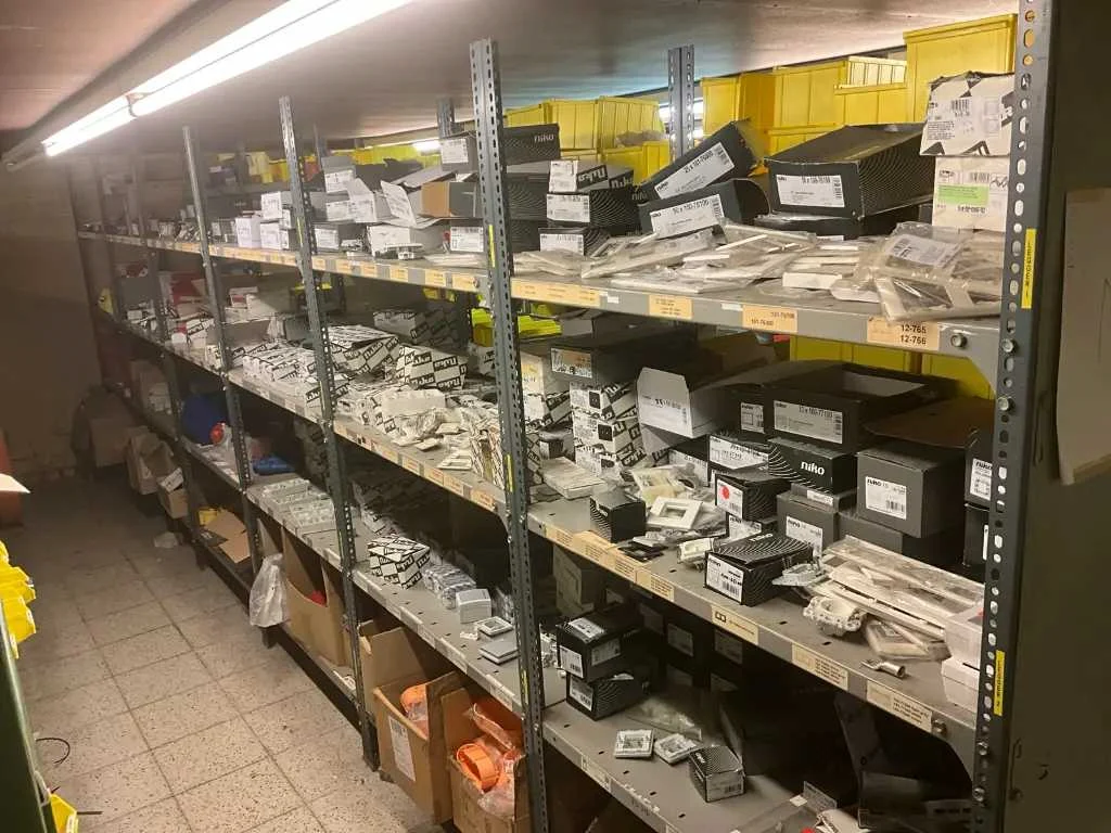 Gli technics elektrotechnisch installatiemateriaal wegens faillissement