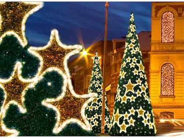 Globall concept - hollywood kerstboom 6m40 hoog - afbeelding 2 van  6