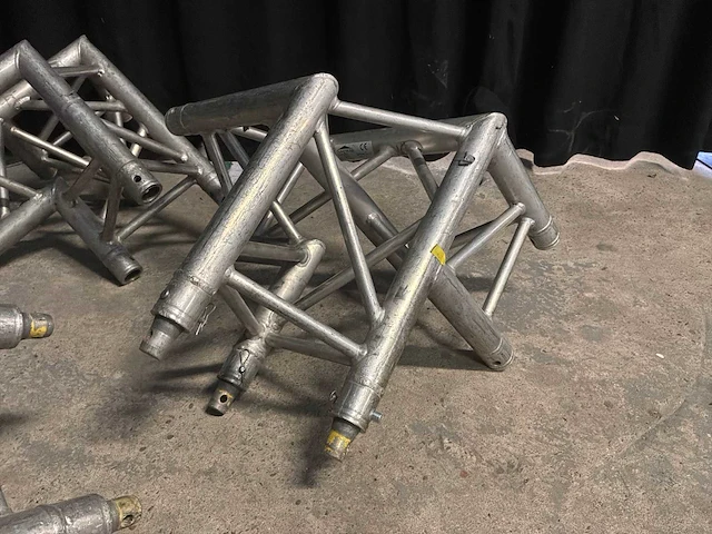 Globaltruss - aluminium truss (4x) - afbeelding 3 van  4