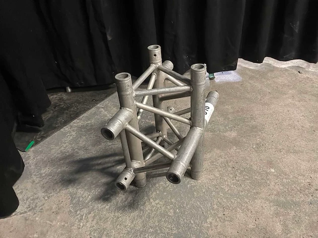 Globaltruss - aluminium truss - afbeelding 3 van  3
