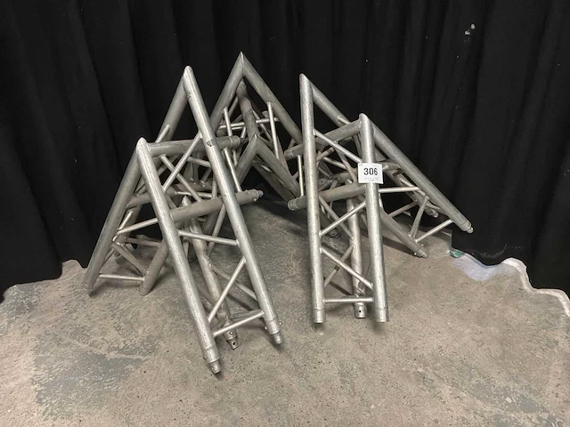 Globaltruss aluminium truss (3x) - afbeelding 1 van  4