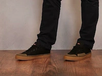 Globe - surplus - organic black - maat 40 - afbeelding 3 van  4