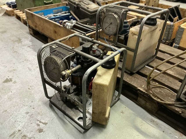 Globe test equipment pneumatisch hogedruk testapparaat (2x) - afbeelding 1 van  6
