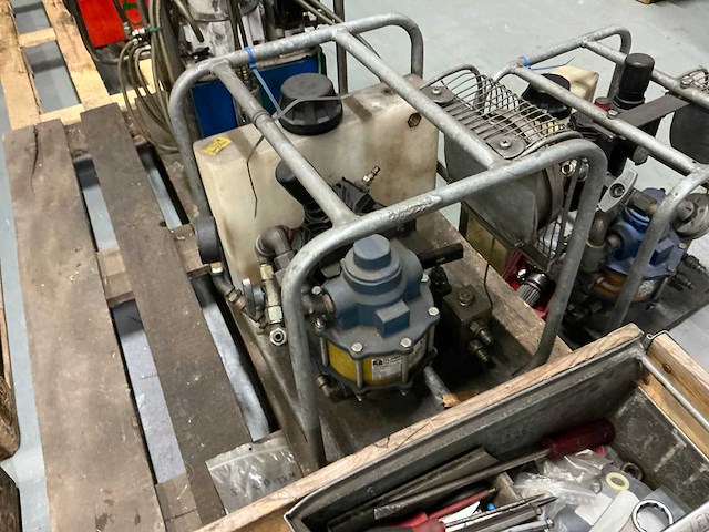 Globe test equipment pneumatisch hogedruk testapparaat (2x) - afbeelding 6 van  6