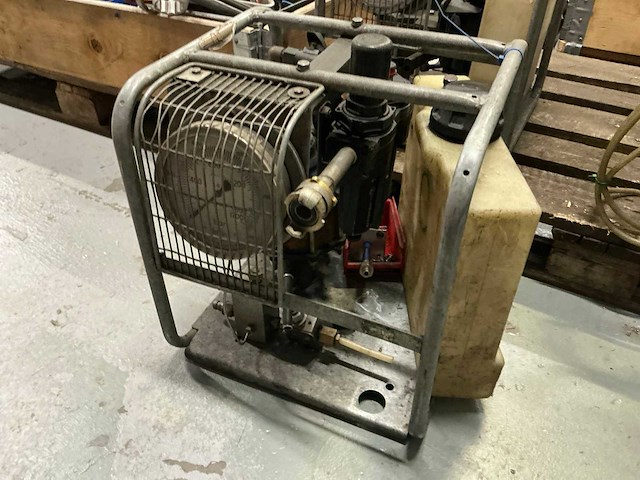Globe test equipment pneumatisch hogedruk testapparaat (2x) - afbeelding 2 van  6