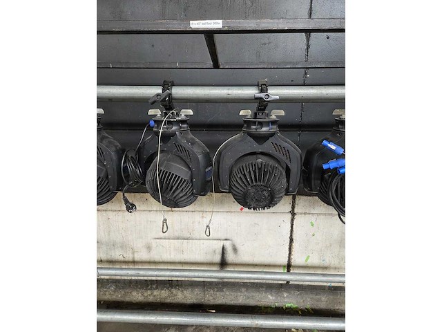 Glp x4 moving head - to repair (10x) - afbeelding 9 van  11