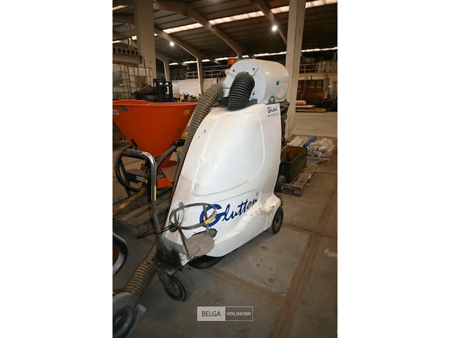 Glutton straatveegmachine voor onderdelen - afbeelding 1 van  7