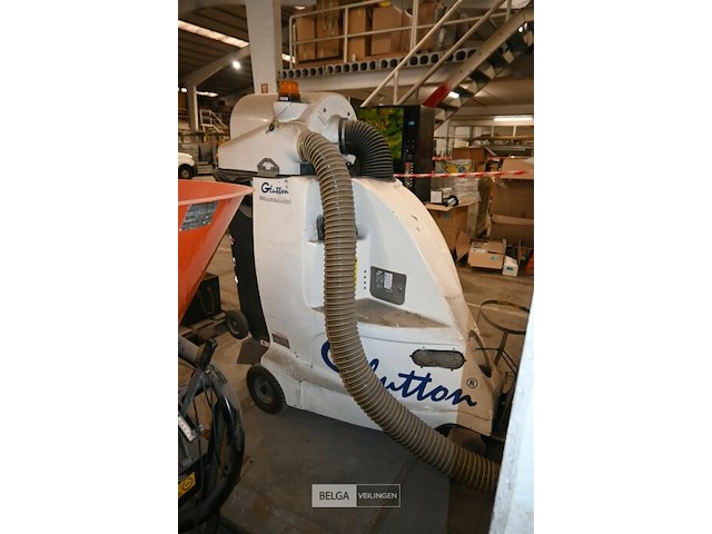 Glutton straatveegmachine voor onderdelen - afbeelding 6 van  7